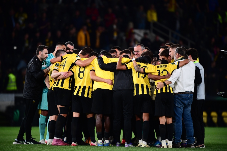 ΑΕΚ: Τρομερή στιγμή στη Νέα Φιλαδέλφεια με τον κόσμο να αποθεώνει παρά τον αποκλεισμό