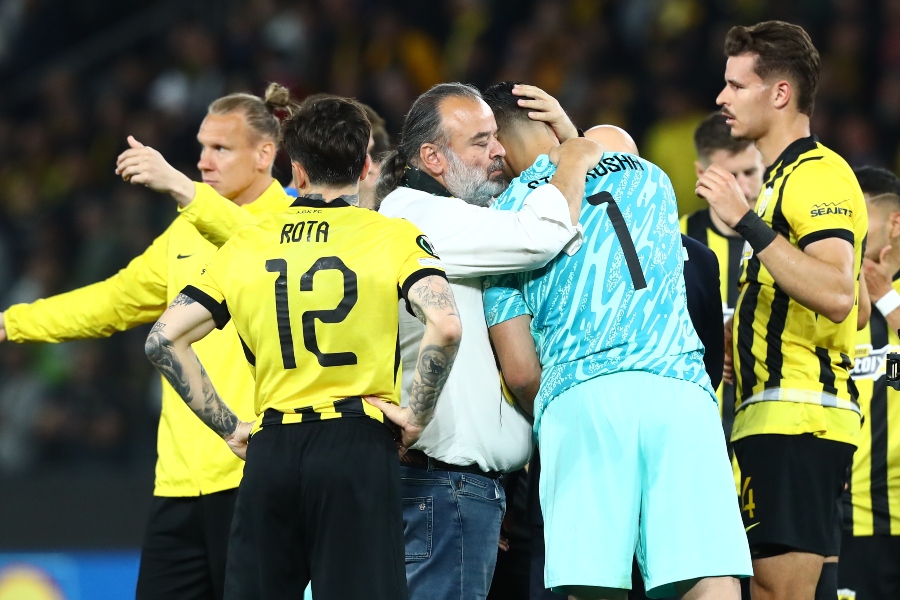 ΑΕΚ: Τρομερή στιγμή στη Νέα Φιλαδέλφεια με τον κόσμο να αποθεώνει παρά τον αποκλεισμό