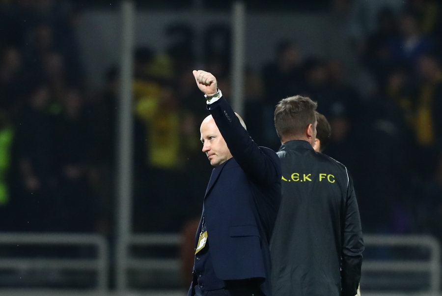 ΑΕΚ: Τρομερή στιγμή στη Νέα Φιλαδέλφεια με τον κόσμο να αποθεώνει παρά τον αποκλεισμό