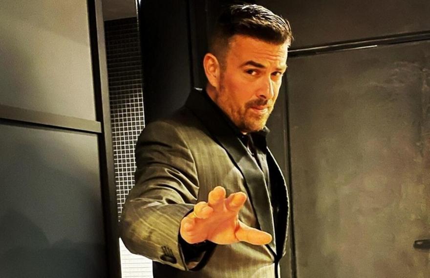 Γιάννης Αϊβάζης: Η εντυπωσιακή γυναίκα που του έχει κλέψει την καρδιά και η πρώτη κοινή εμφάνιση