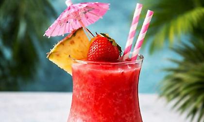 Miami Vice: Το κοκτέιλ που ενώνει Pina Colada και Strawberry Daiquiri σε ένα ποτήρι