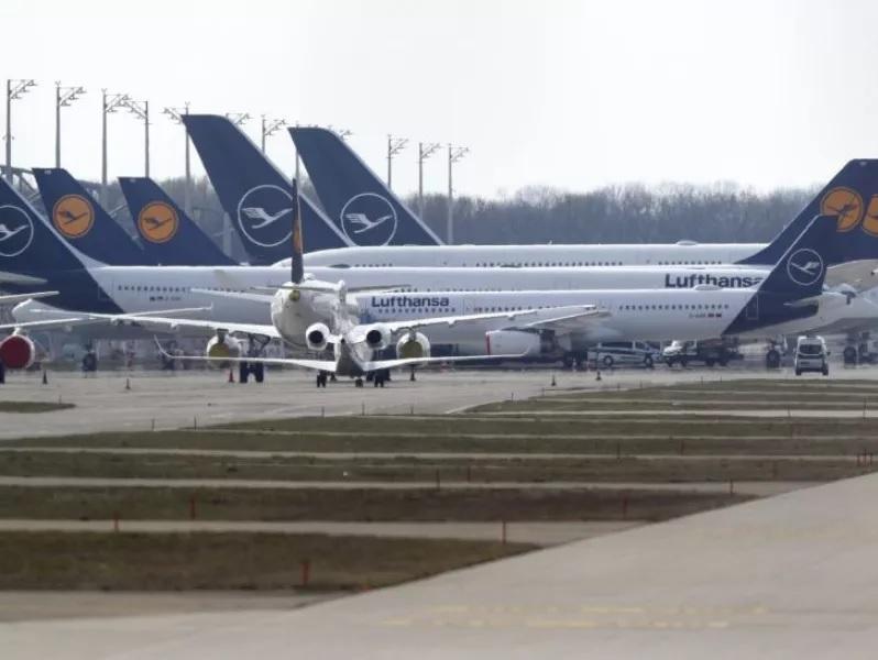 Αεροπορικές εταιρείες ακυρώνουν πτήσεις - Η κρίση στα καύσιμα αεροσκαφών πλήττει την Ευρώπη