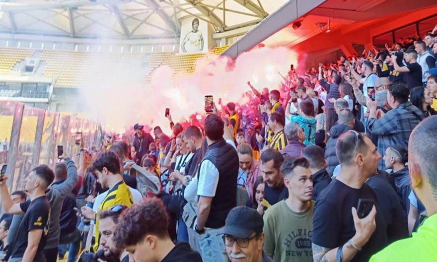 Χαμός από χιλιάδες οπαδούς στην ανοιχτή προπόνηση της ΑΕΚ - Το βίντεο του bwinΣΠΟΡ FM από την Allwyn Arena!