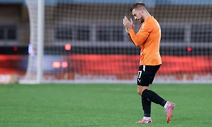 Αγωνία στον ΟΦΗ με Γκονθάλεθ ενόψει τελικού: Τραυματίστηκε στο 6' και έφυγε κλαίγοντας για τα αποδυτήρια!