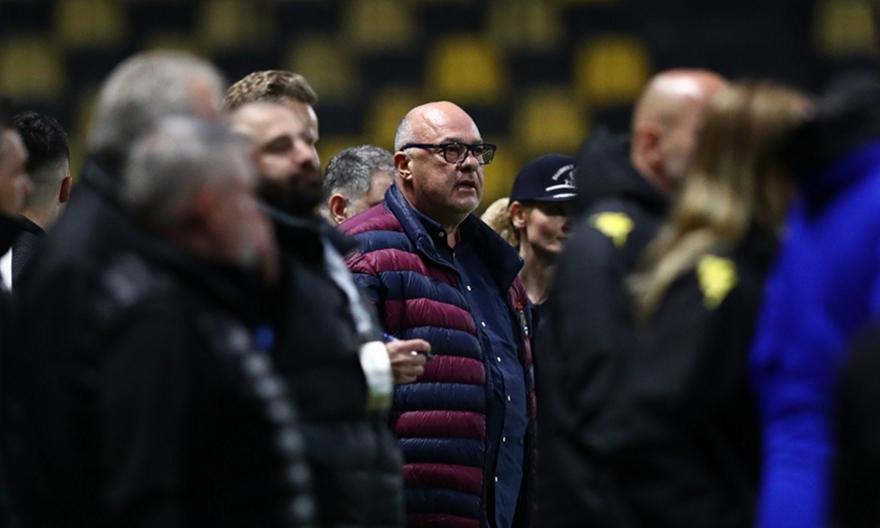 Διαμαρτυρία και... κίτρινη κάρτα για τον Μπέο στον πάγκο του Βόλου στο «Βικελίδης»!