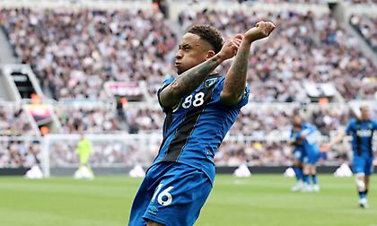 Πάγωσε το St. James's Park και βλέπει Ευρώπη η Μπόρνμουθ - Νίκη παραμονής για τη Λιντς