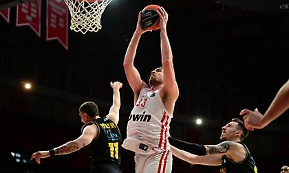 Καθάρισε τον Άρη στο δεύτερο ημίχρονο και παραμένει… ατσαλάκωτος στο πρωτάθλημα ο Ολυμπιακός!