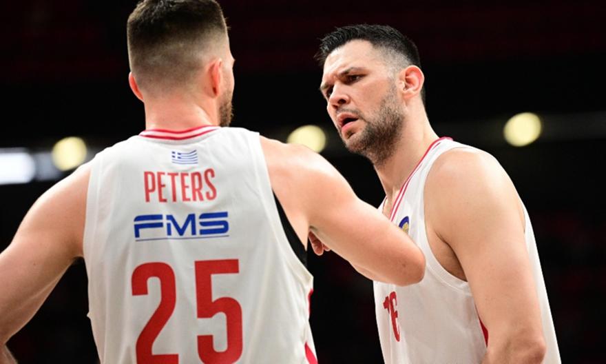 Παπανικολάου: «Δεν μπορώ εγώ να μετρήσω την προσφορά μου σε έναν σύλλογο που μου έχει δώσει τα πάντα από μικρό παιδί»