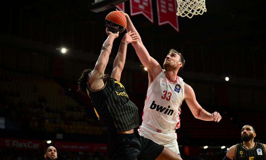 Μιλουτίνοφ: «Δεν νιώθω κάποια πίεση, το σημαντικότερο είναι να είμαστε για τις επόμενες κρίσιμες αναμετρήσεις»