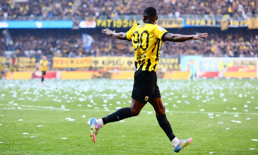 Ο Ζίνι σκόραρε για το 2-0, αλλά το γκολ του ακυρώθηκε για φάουλ του στον Τσιφτσή