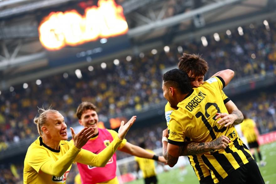 Πάρτι της ΑΕΚ κόντρα στον ΠΑΟΚ: Εκπληκτικό τελείωμα του Πινέδα για το 3-0 στο 80'!