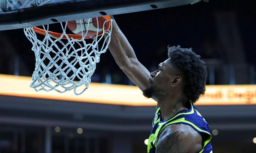 Λύγισε την Τράμπζονσπορ, αλλά έχασε τον Σίλβα η Φενέρ