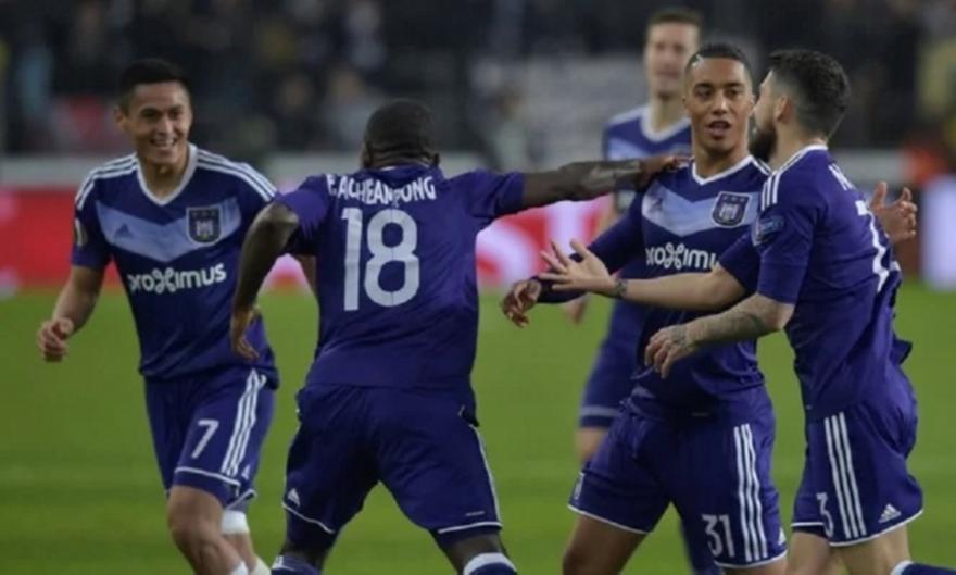 «Πέρασε» από Μέχελεν κι ελπίζει για την τριάδα η Αντερλεχτ