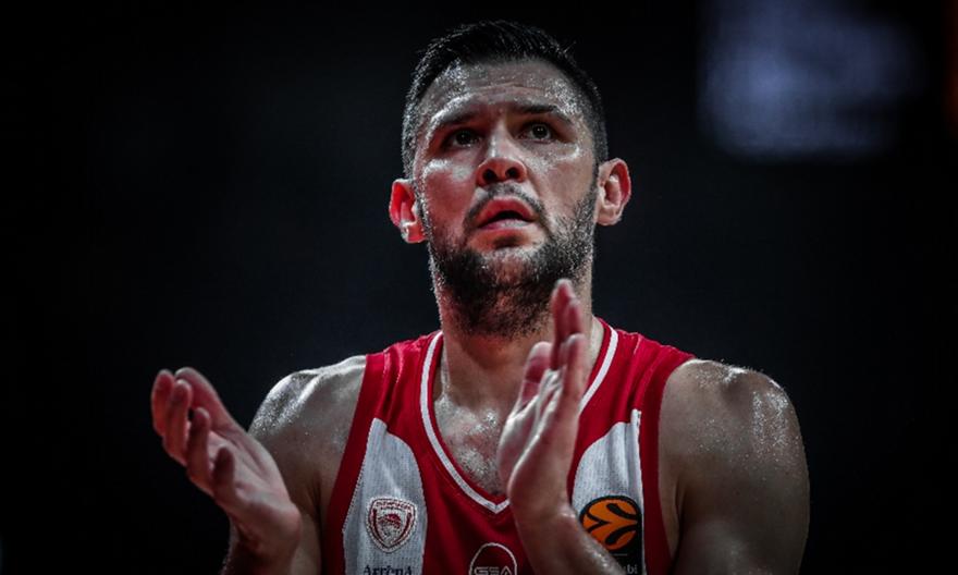 Έφτασε τις 800 συμμετοχές με τον Ολυμπιακό o Παπανικολάου!