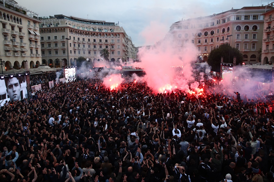 ΠΑΟΚ: Κάηκε στις 19:26 η Αριστοτέλους για τα 100 χρόνια