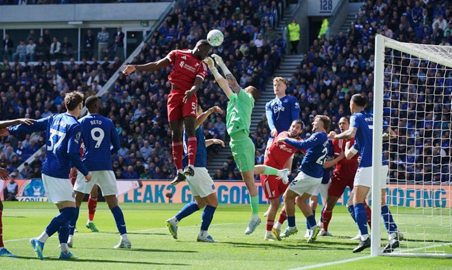 Ο κύβος ερρίφθη: Ανανεώνει ο Κονατέ με τη Λίβερπουλ!