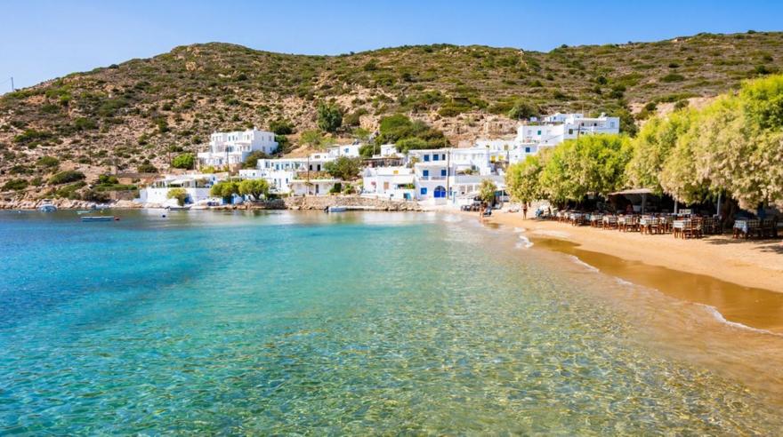 Σίφνος: Οι εμπειρίες που δεν πρέπει να χάσεις και οι γεύσεις που θα δοκιμάσεις στην πιο γλυκιά Κυκλάδα
