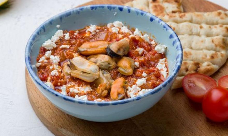 Μύδια σαγανάκι