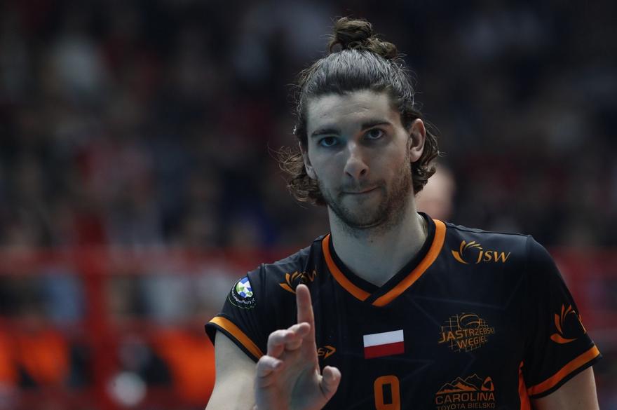 Τι είχε κάνει πέρυσι ο Καρλ κόντρα στον Ολυμπιακό ως παίκτης της Γιαστρέμπσκι