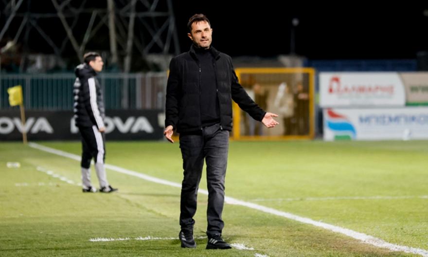 Αντωνόπουλος: «Ίσως χρειαζόμαστε καρδιολόγο στον πάγκο με όσα ζούμε, παίζουμε τη ζωή μας»