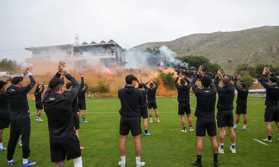 ΟΦΗ: Ο κόσμος έκανε... «Γεντί Κουλέ» το ΒΑΚ και ζήτησε το Κύπελλο στο Πανθεσσαλικό!