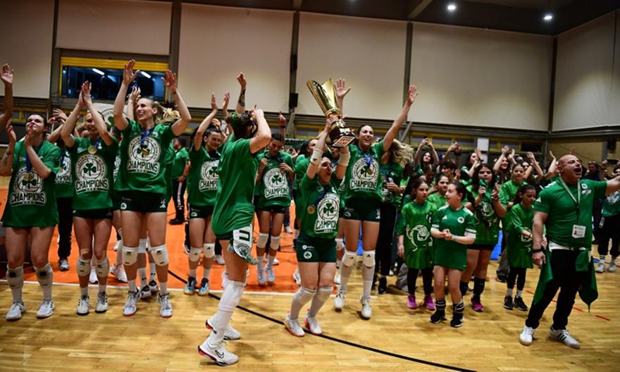 Σήκωσε το 27ο με τις υπόλοιπες αρχηγούς η Ρόγκα: Η απονομή της κούπας στον Παναθηναϊκό