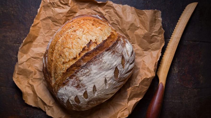 Το απρόσμενο υλικό που πρόσθεσαν ερευνητές στο ψωμί για να το κάνουν πιο θρεπτικό