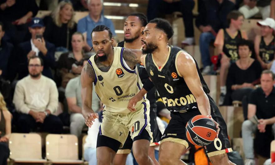 Μαθαίνει αντίπαλο στα playoffs ο Ολυμπιακός: Μονακό-Μπαρτσελόνα (4η περίοδος)