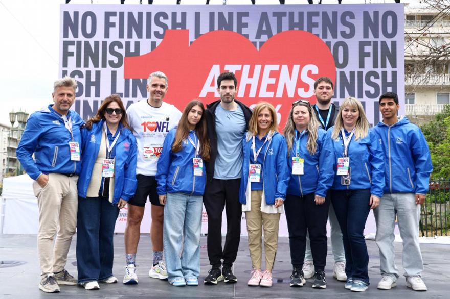 Άφησε τα… άλματα ο Μίλτος Τεντόγλου και πήγε να τρέξει στο 10ο NFL Athens