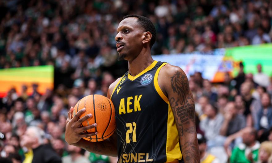 Η εξάδα ξένων της ΑΕΚ για Ολυμπιακό: Υπέστη διάστρεμμα και έμεινε εκτός ο Νάναλι