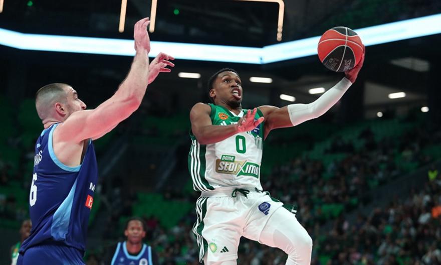 Καταχειροκροτούμενος στον αγωνιστικό χώρο ο Σορτς για το ματς του Παναθηναϊκού με τη Μύκονο