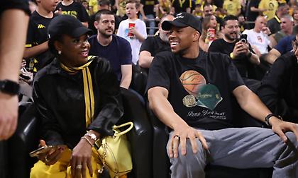 «Ρε Γιάννη, ρε Γιάννη, ρε Γιάννη, άντε τελείωνε με το NBA φτάνει»: Επικό σύνθημα των οπαδών του Άρη για Αντετοκούνμπο!