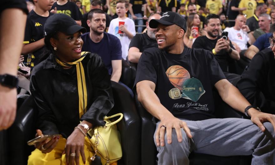 «Ρε Γιάννη, ρε Γιάννη, ρε Γιάννη, άντε τελείωνε με το NBA φτάνει»: Επικό σύνθημα των οπαδών του Άρη για Αντετοκούνμπο!