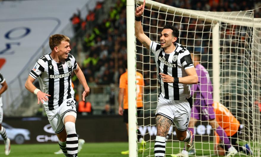 Ο ΠΑΟΚ άνοιξε το σκορ στον τελικό του Πανθεσσαλικού με κεφαλιά του Μιχαηλίδη!