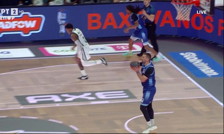 Τραυματίστηκε και αποχώρησε υποβασταζόμενος επειδή πάτησε το πόδι διαιτητή ο Άπλμπι