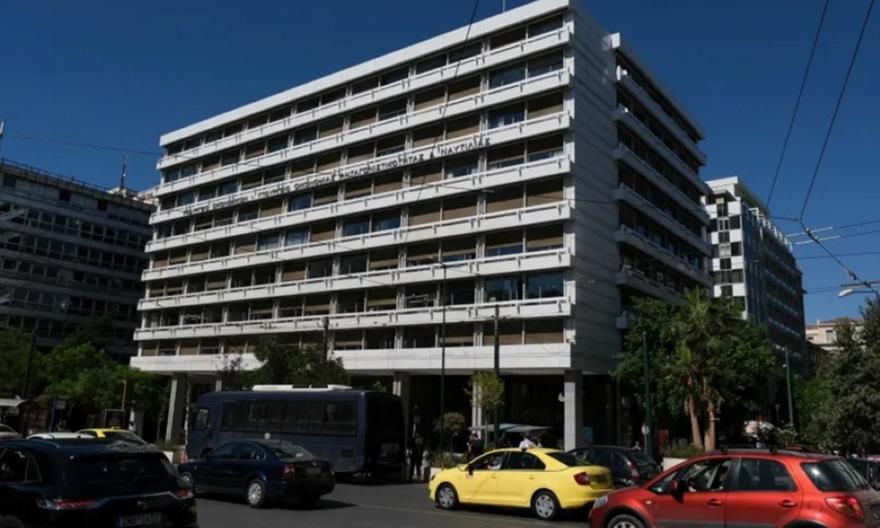 Μετά το υπερπλεόνασμα: Επενδύσεις, ΠΔΕ και ανάπτυξη 2% διαμορφώνουν το νέο τοπίο στην οικονομία