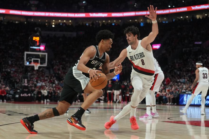 Τεράστια ανατροπή χωρίς Γουεμπανιάμα για τους Σπερς, «άλωσαν» το Πόρτλαντ και πήραν προβάδισμα