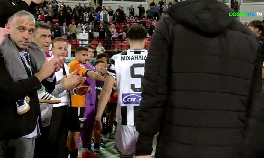 Το ιπποτικό πασίγιο των παικτών του ΟΦΗ στους αντιπάλους τους και η απονομή μεταλλίων στον ΠΑΟΚ