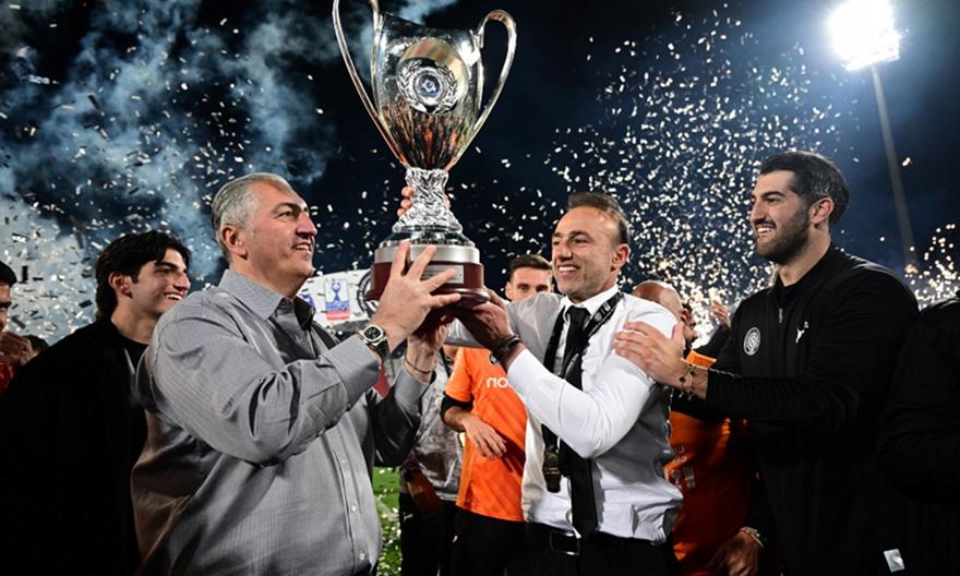 Μπούσης: «Μετά τον περσινό τελικό είπα στους παίκτες να μείνουν πεινασμένοι - Δείξαμε ότι ο ΟΦΗ μπορεί να ονειρεύεται»!