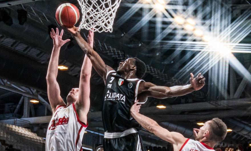 Άνετη νίκη για την πρωτοπόρο Βίρτους Μπολόνια, δυσκολεύτηκε αλλά λύγισε τη Βενέτσια η Αρμάνι