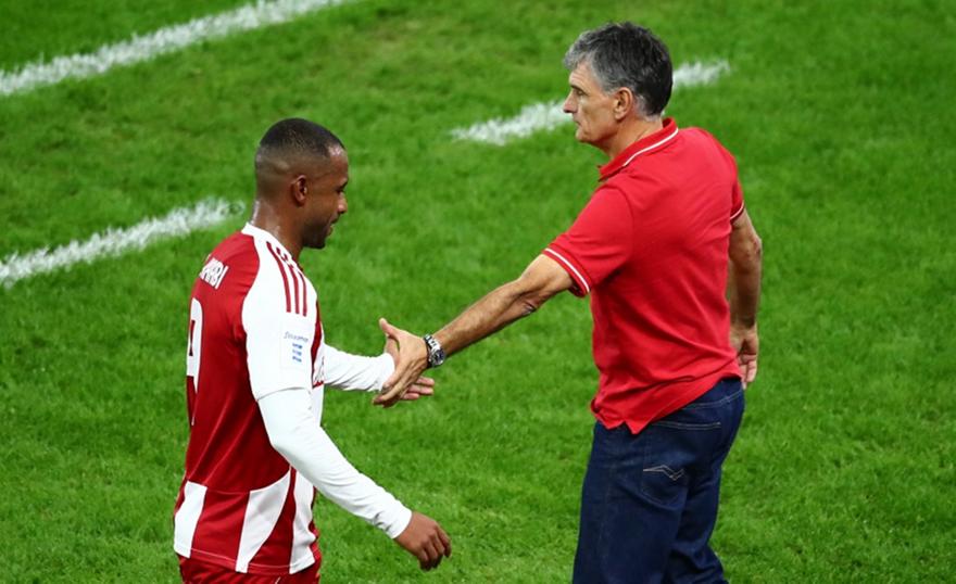 Σταματέλος: «Μεγάλο το πρέπει του Ολυμπιακό, περιμένει καλύτερο Ελ Κααμπί ο Μεντιλίμπαρ»