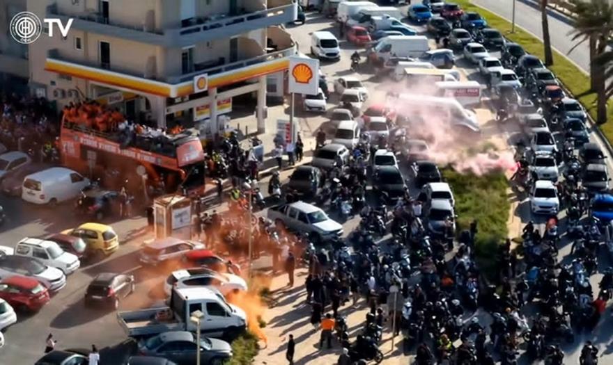 Live streaming: Η παρέλαση του ανοιχτού πούλμαν των θριαμβευτών του ΟΦΗ