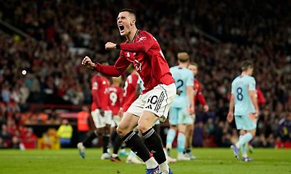 Έβγαλε… κεντρί η Γιουνάιτεντ και «τσίμπησε» την Μπρέντφορντ!