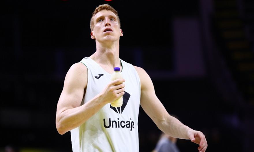 Πλήγμα για Ουνικάχα Mάλαγα: Κάταγμα στο χέρι ο Αλμπέρτο Ντίαθ δύο εβδομάδες πριν τη μάχη με την ΑΕΚ