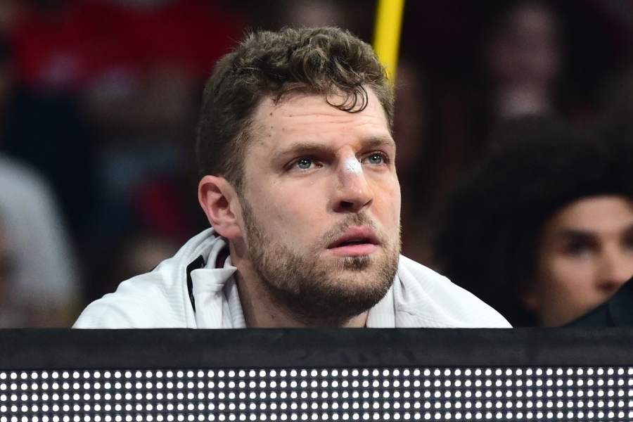 Ολυμπιακός-Μονακό: Μάτωσε στο πρόσωπο ο Βεζένκοφ μετά από σύγκρουση με τον Ντιαλό