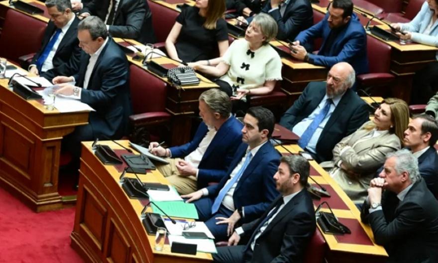 Συμμαχία στη Βουλή για τις υποκλοπές