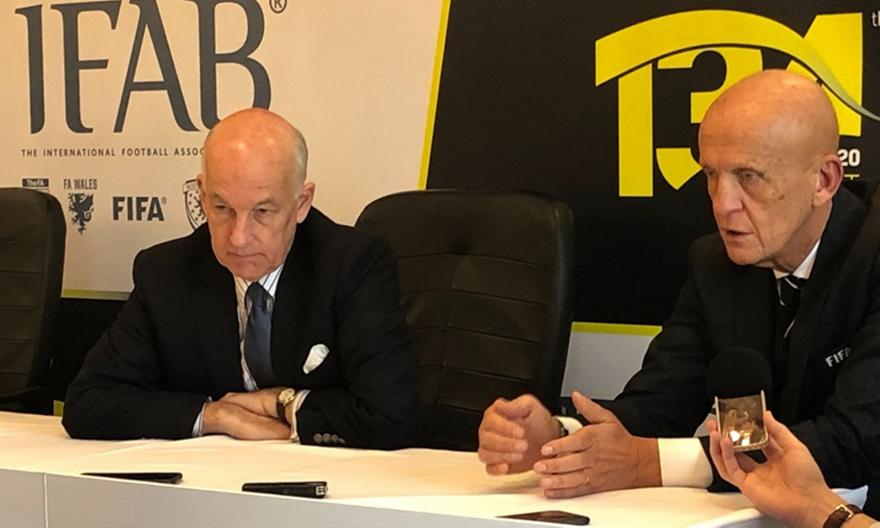 Η IFAB ενέκρινε ομόφωνα την επιβολή κόκκινης κάρτας σε παίκτες που καλύπτουν το στόμα τους σε στιγμές αντιπαράθεσης!