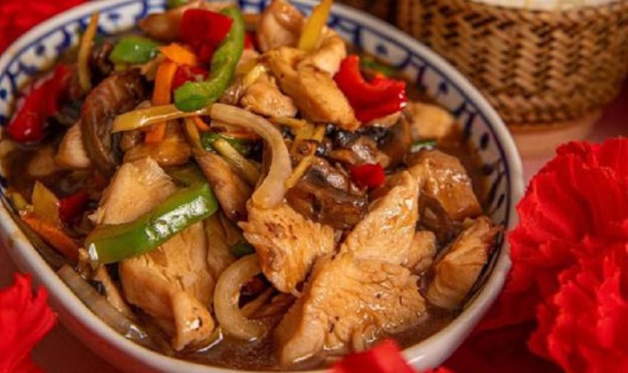 TukTuk: Το αγαπημένο ασιατικό της Αθήνας που σε μεταφέρει από το Κουκάκι στη Μπανγκόκ