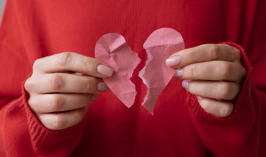 Μάιος 2026: 4 ζώδια θα περάσουν κρίση στα αισθηματικά τους. Μήπως είσαι ένα από αυτά;