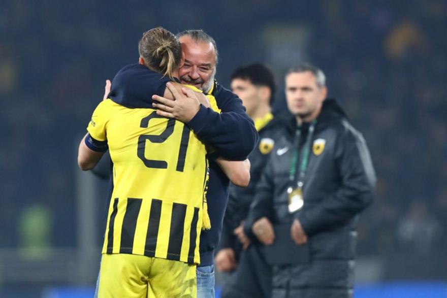 Ηλιόπουλος σε Βίντα: «Είσαι ένας από τους πυλώνες της ομάδας και αξίζεις να βρίσκεσαι εδώ»